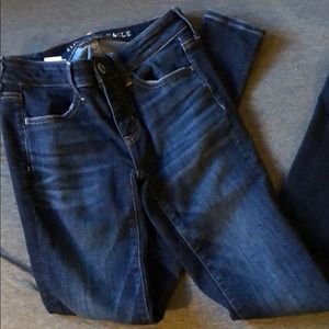 AEO Skinny Mid-Low Rise Jegging